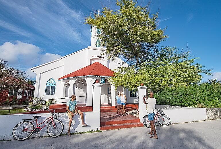 Marquesas, Tuamotus & Society Islands 